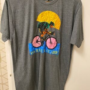Gray Cycling T-Shirt with Cyclist Tour de France trek bicycle